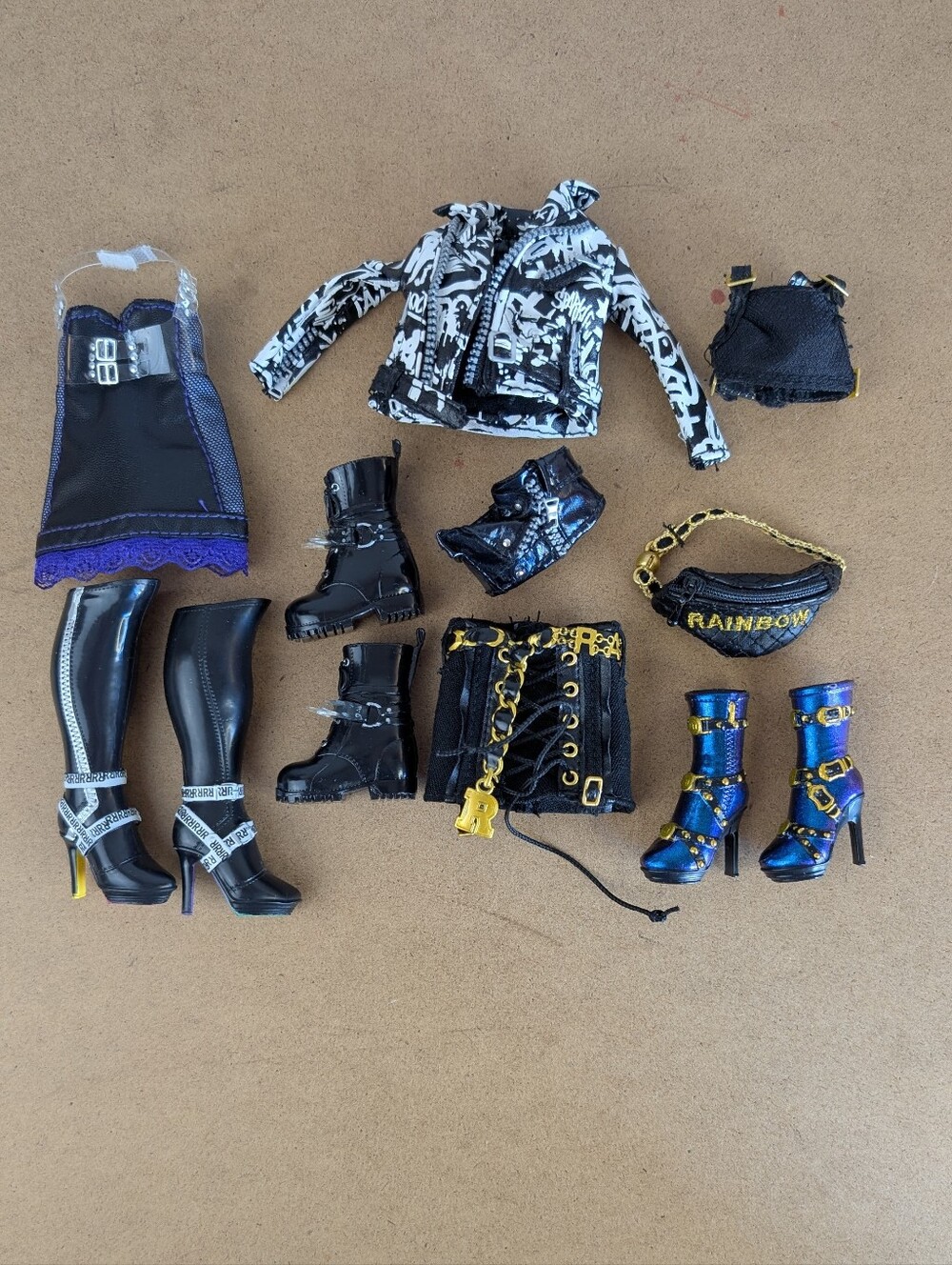 MGA Rainbow High Ainsley Slater Outfit, Clothing, Shoes, & Accessories, Purple